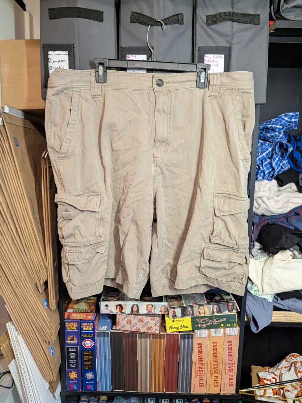 Club Room Men’s Khaki Cargo Shorts Size 44